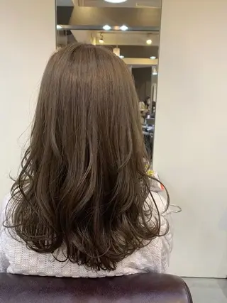ロング カラー パーマ 若泉 瀬菜のヘアスタイル