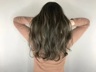 カラー Still所属・still .のヘアスタイル