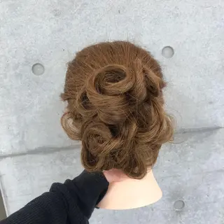 ロング ヘアアレンジ あやめ【顔まわり/レ イヤー/柔らかカラ】のヘアスタイル