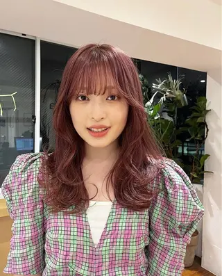 ミディアム オリーブ/縮毛♡ Natsuno🩰のヘアスタイル