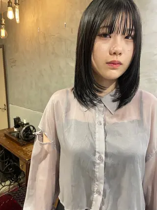 セミロング さの あやねのヘアスタイル