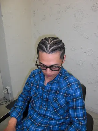 ヘアアレンジ メンズ コーンロウ／ブレイズ SYUのヘアスタイル