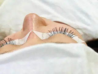 マツエク・マツパ ヘアールームえみん所属・秋定 舞のマツエク・マツパデザイン