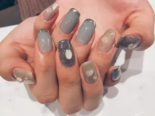 ショート カラー ネイル マツエク・マツパ illum hicariのネイルデザイン