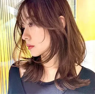 ミディアム 竹谷 奈津実のヘアスタイル