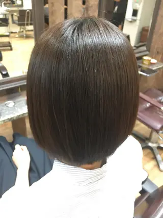 ショート EMANONシェアサロン梅田店所属・髪質改善🩵艶髪 ストレート🩵山口のヘアスタイル