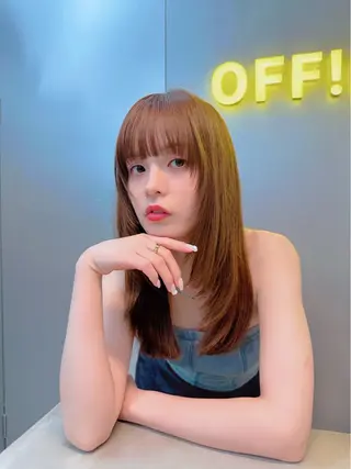 ロング カラー 岡野 静華のヘアスタイル