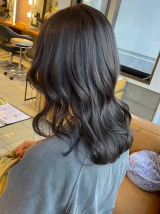 ミディアム カラー VanCouncil 千種所属・大竹 穂香のヘアスタイル