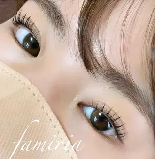 マツエク・マツパ eyelash　famiria〜ファミリア〜所属・famiria *madokaのマツエク・マツパデザイン
