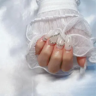 ネイル ちゅるんネイル🪄 耳ツボジュエリー🔗のネイルデザイン