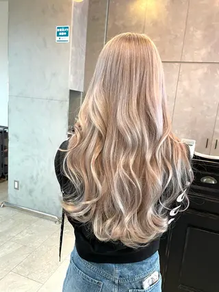 セミロング カラー 🌹TikTok４万 ﾌｫﾛﾜｰ🌹AKIのヘアスタイル