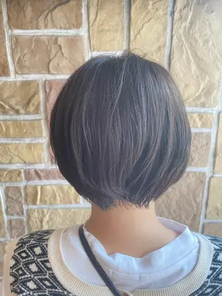 ショート カラー 林 美佑のヘアスタイル