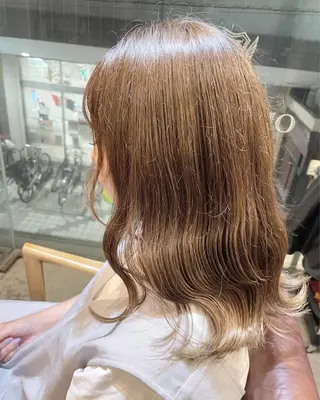 セミロング カラー ヘアアレンジ Levi所属・梶山 真緒のヘアスタイル