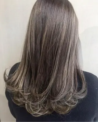 ミディアム 美容歴15年 岩田芳郎のヘアスタイル