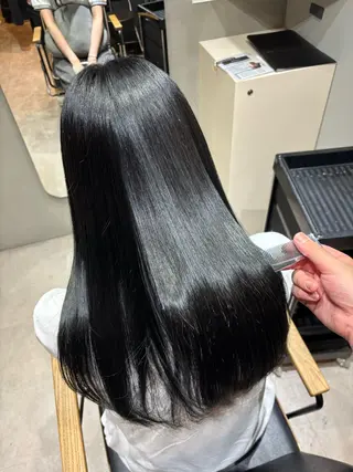 ロング 髪質改善特化美容師 久万祐人のヘアスタイル