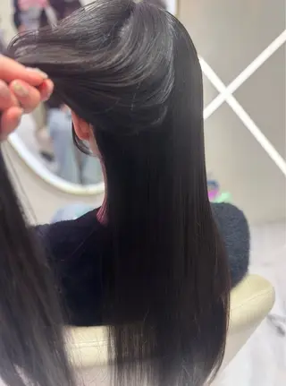 セミロング MONA HIYORIのヘアスタイル