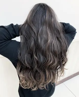 ロング カラー N° jillva ♦️川端裕司♦️のヘアスタイル