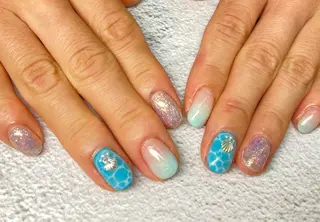 ネイル Queennail 北堀江AYAのネイルデザイン