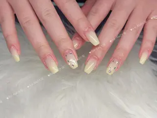 ネイル 藤江 月のネイルデザイン