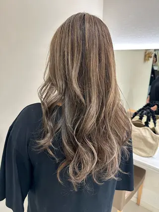 ロング カラー タイトボブ個性派カラ ーAKANEのヘアスタイル