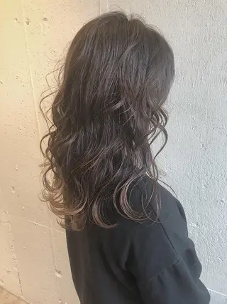 セミロング フジサキ ケンのヘアスタイル