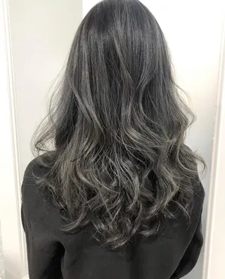 ロング カラー 米津 優花のヘアスタイル