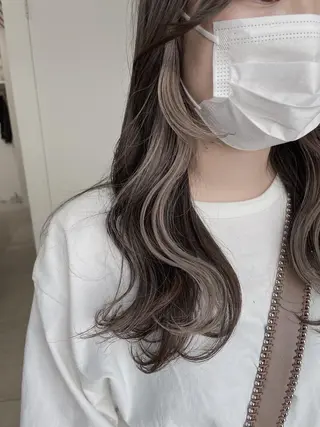 ミディアム カラー レイヤーカット 透明感カラーのヘアスタイル