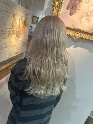 ロング カラー 大潮 梨奈のヘアスタイル