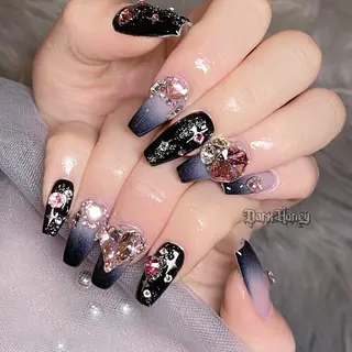 ネイル Dark Honey Susuのネイルデザイン