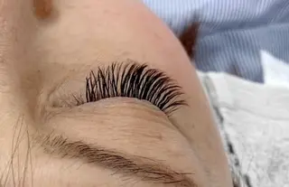 マツエク・マツパ BeautySalon COCO 桑名所属・水谷 安柚香のマツエク・マツパデザイン