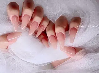 ネイル She_nail所属・ELSA_ Bellaのネイルデザイン