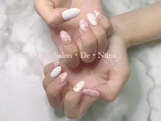 ネイル Salon•de•Niina所属・ボディビルダーSal on.DeNiinaのネイルデザイン