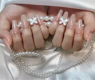 ネイル RAFFINE 月🦋🩵のネイルデザイン