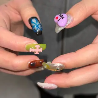 ネイル 🪐富島彩夏 /海外nail🪐のネイルデザイン