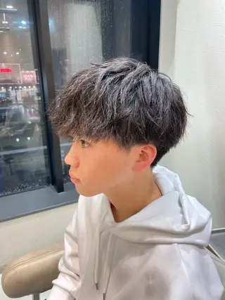 パーマ メンズ 渡辺 愛枝/艶カラー🩵のヘアスタイル