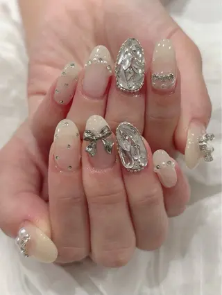 ネイル Zir nail 津田沼店所属・☁️ ゆい 🧸💛のネイルデザイン