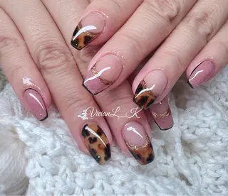 ミディアム 🍉Vivian🌴 LK🍉のネイルデザイン