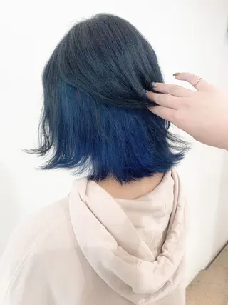 ミディアム カラー 乳井 悠香のヘアスタイル