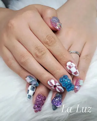 ネイル 小川 真里奈のネイルデザイン