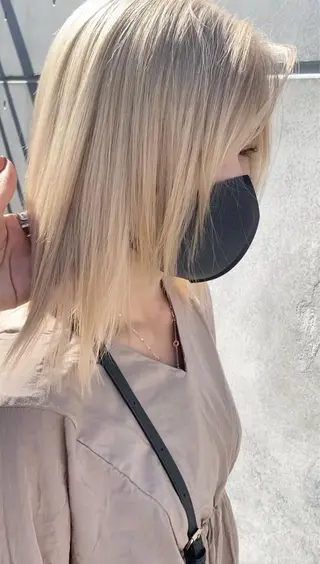 ミディアム カラー ブリーチカラーレイヤ ーカット🦋annaのヘアスタイル