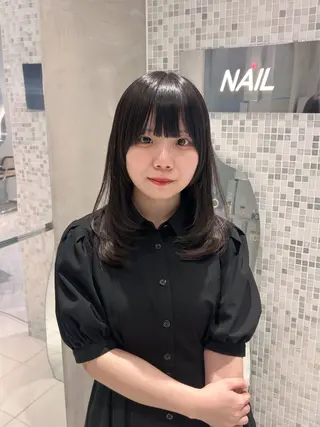 セミロング ハイトーン/くすみ カラー seina★のヘアスタイル