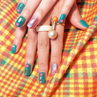 ネイル ｱｲﾗｯｼｭ ﾈｲﾙ ｻﾛﾝ つけるのマツエク・マツパデザイン