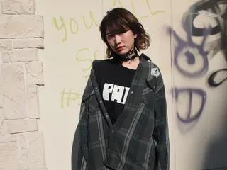 ミディアム カラー パーマ ウルフカット／吉村 桃子のヘアスタイル