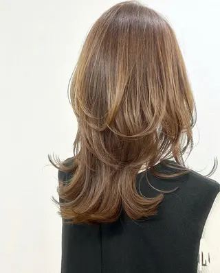 ミディアム 光を纏うツヤ感ロング Natsuki🤍のヘアスタイル