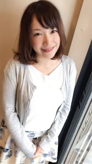 ミディアム Euphoria 【ユーフォリア】のヘアスタイル