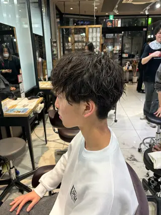 パーマ メンズ 韓国風/メンズ アイブロウワックスの眉毛・アイブロウイメージ