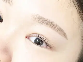 アイブロウ エサージュ横浜店所属・🤍 karin🤍のマツエク・マツパデザイン