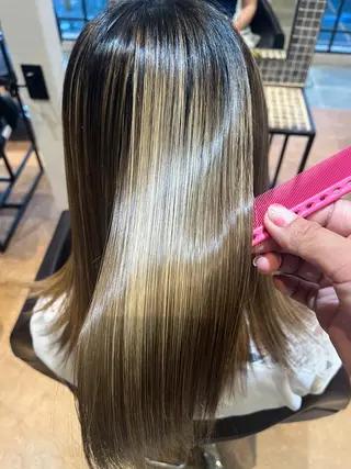 セミロング 【Hwyl】ヒュイル八王子【髪質改善】所属・✨髪質改善✨艶髪✨ MARIのヘアスタイル