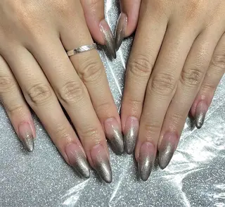 ネイル VIERU 🌈🎀💖のネイルデザイン