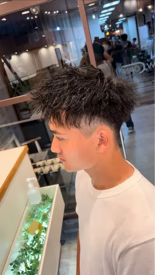 ショート メンズ メンズ曲がる 縮毛矯正/駅徒歩4分のヘアスタイル